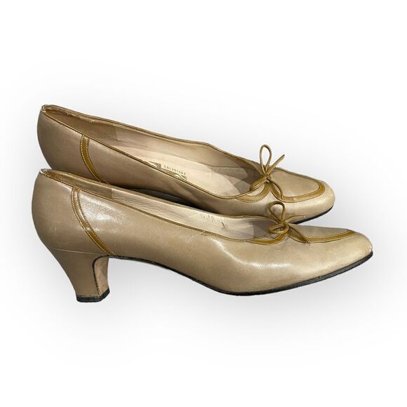Salvatore Ferragamo Tan Pumps AAAA Narrow - Picture 4 of 11